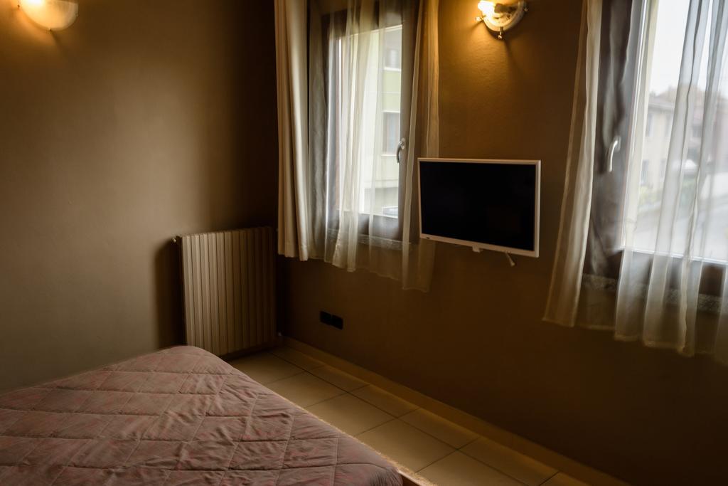 Bed&Breakfast Linate Peschiera Borromeo Zimmer foto